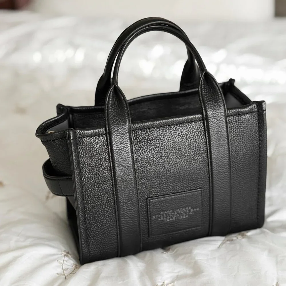 Marc Jacobs The Small Leather Tote Bag w an Extra strap - Picture 4 of 15
